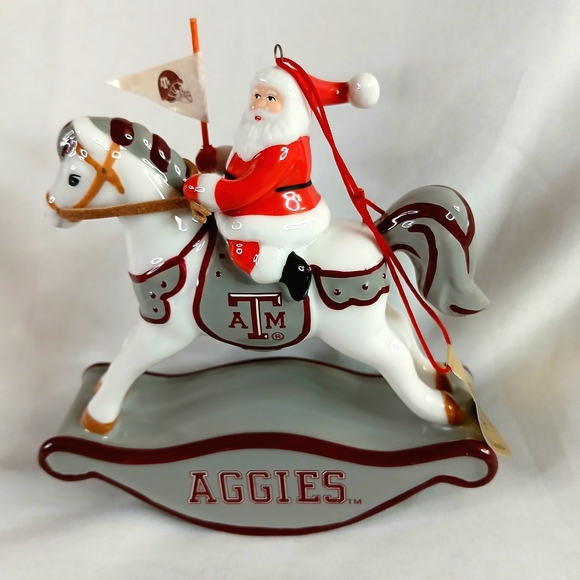 Danbury Mint Other - Danbury Mint 2009 Texas A&M themed ornament.